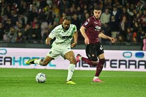 bwin-记者：费内巴切再次尝试签劳里恩特，萨索洛要价2000万欧